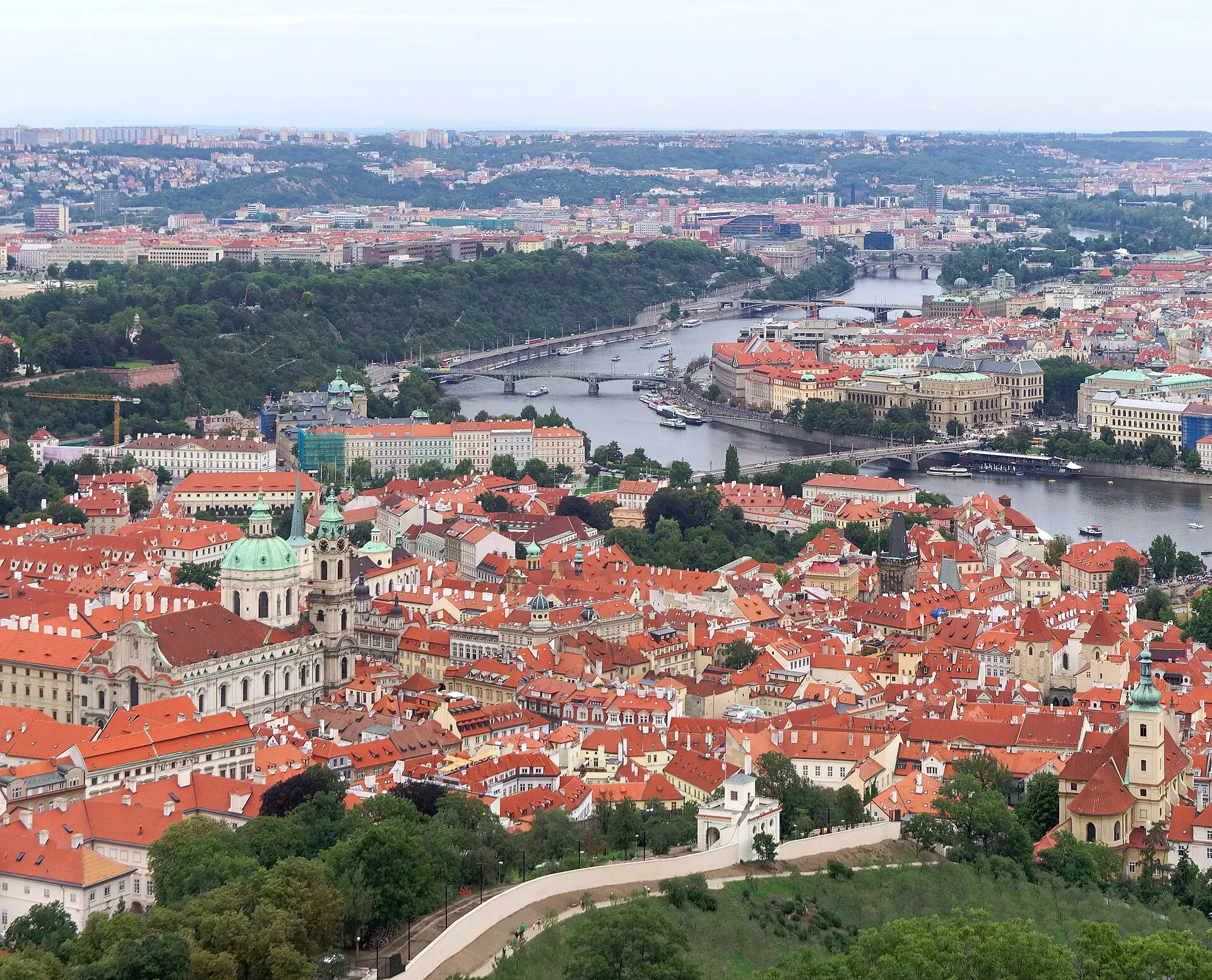 Hotels in Prague: we find and book the right one